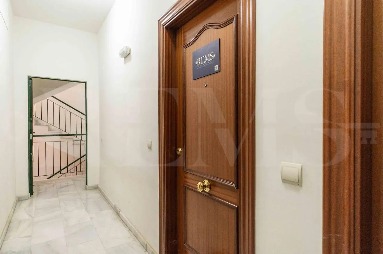 Comfortable Apartment With Balcony - Center Malaga Spain