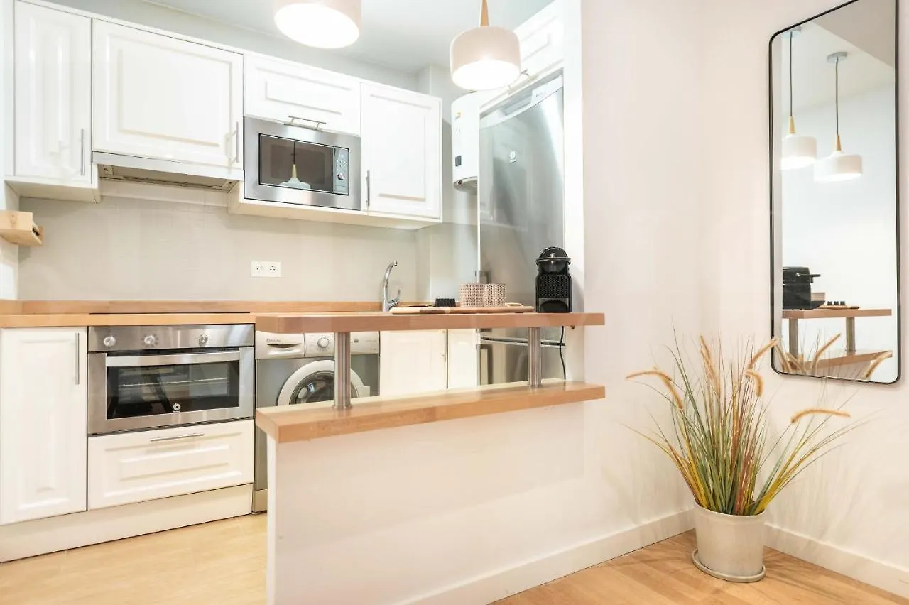 Comfortable Apartment With Balcony - Center Málaga